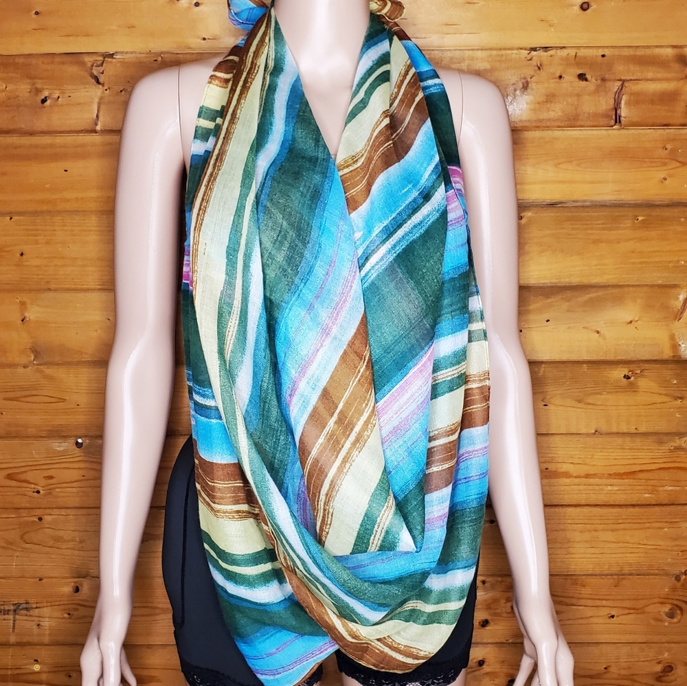 ❤️ 3/$15 Fall Winter scarf/pareo classic multicolored striped soft